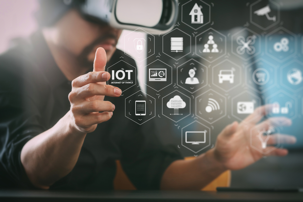 How the Automotive Industry Can Safely Use VR/AR in a Shared Environment